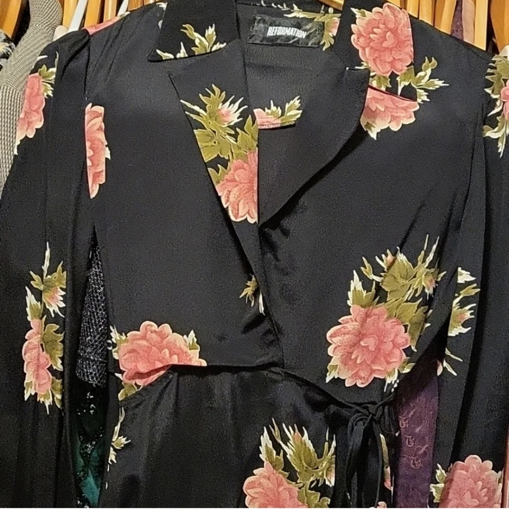 Reformation midi dress black rose flower - Picture 2 of 7